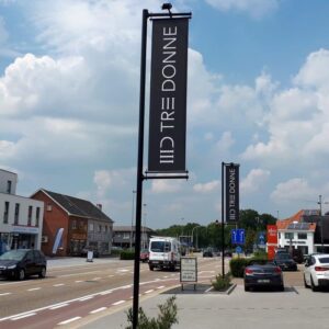 Zwarte baniermasten, paalbanieren, paalbanner, banieren, banners, vlaggenmasten, reclamepaal, buiskoppelingen 42mm, buiskoppeling, Metalsign, tube clamps, buisklemmen, buisklem zwart, buisklem, gegalvaniseerde buiskoppelingen, buiskoppelingen gegalvaniseerd, reclamezuilen,zwarte vlaggenmasten, baniermasten, gevelbanieren, banners, muurbanner, muurbanners, reclameverlichting